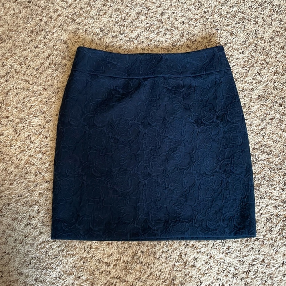 Ann Taylor - navy floral mini skirt